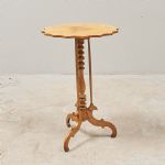 1577 4177 PEDESTAL TABLE